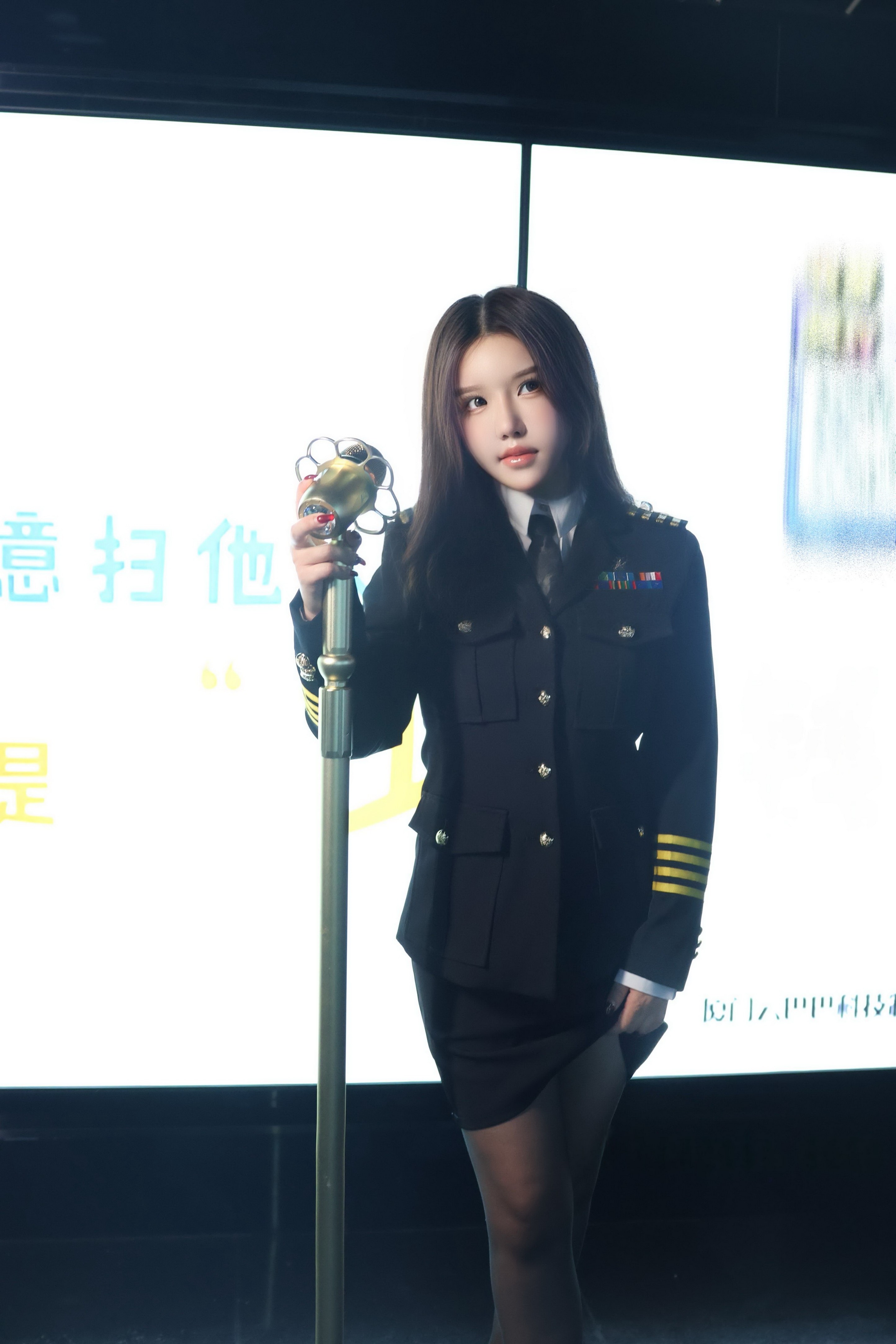 秀人网 清纯美模 小薯条nienie – 内购不上架无水印超清版 《KTV内无内黑丝制服迷情》 [101P]